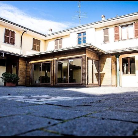 Manfredi Ristorante Con Alloggio Romentino Kültér fotó