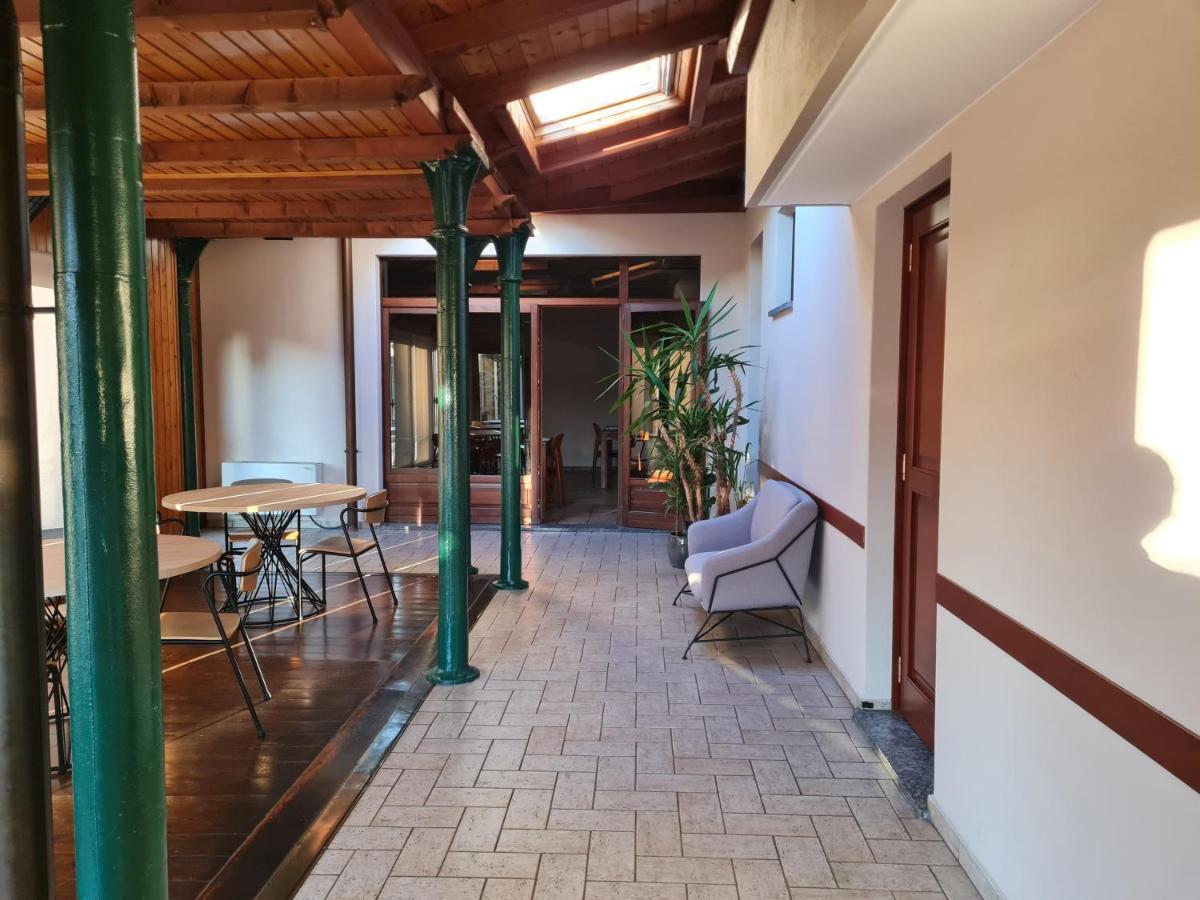 Manfredi Ristorante Con Alloggio Romentino Kültér fotó