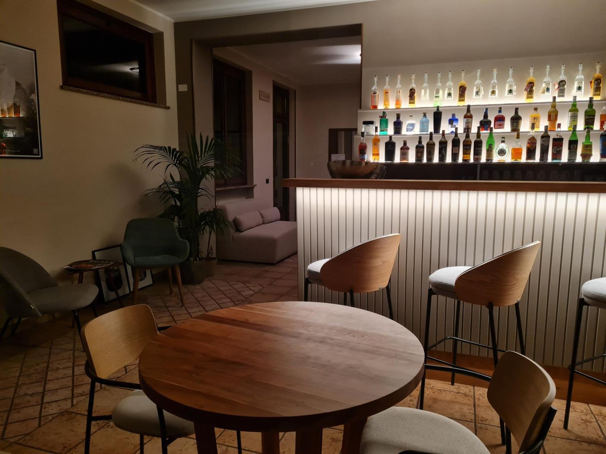 Manfredi Ristorante Con Alloggio Romentino Kültér fotó